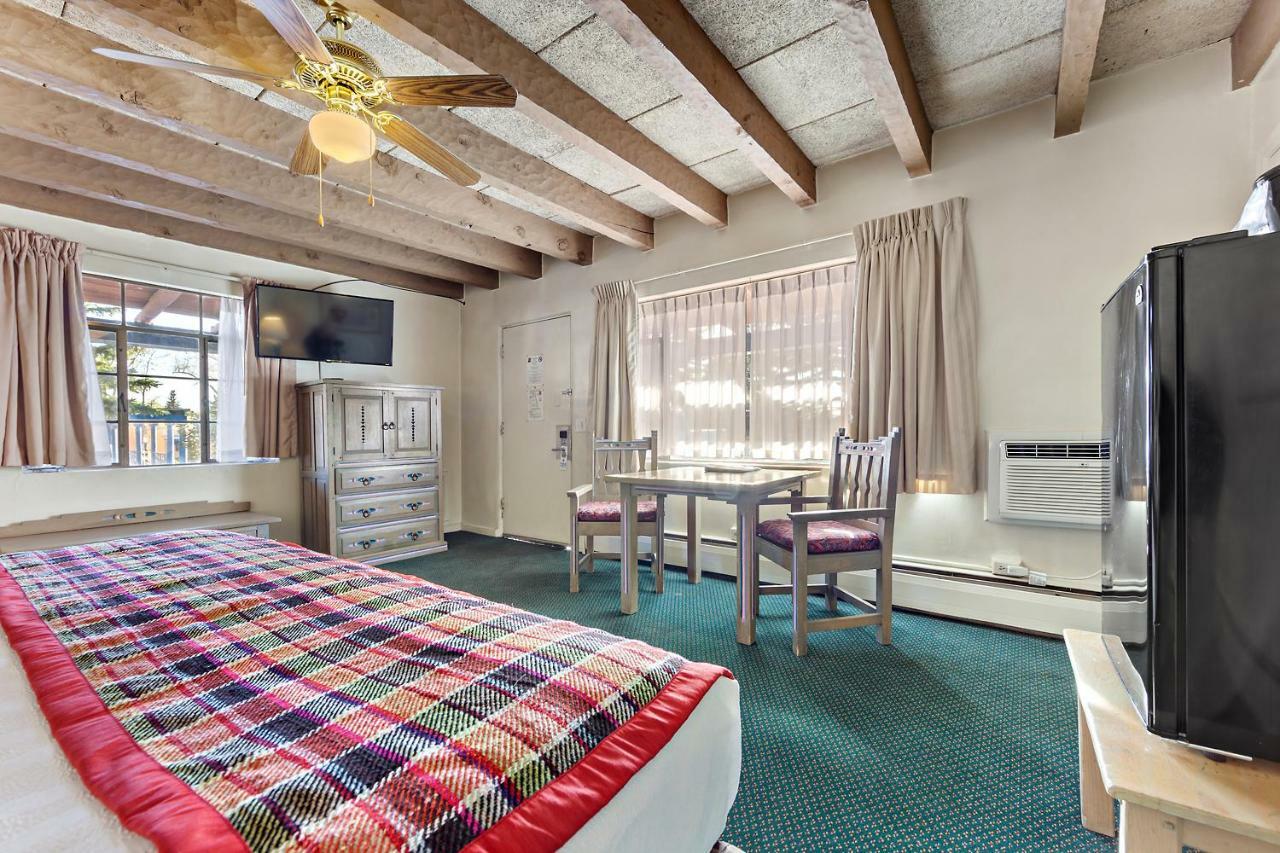 Kachina Lodge Resort And Meeting Center Taos Exterior photo
